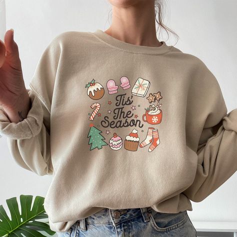 Christmas Shirt Design Ideas, Sweatshirt And Shirt Outfit, Christmas Sweatshirt Ideas, Christmas Shirt Ideas, Christmas Sweater Ideas, Xmas Sweaters, Christmas Sweater Design, Kids Candles, Funny Christmas Sweaters