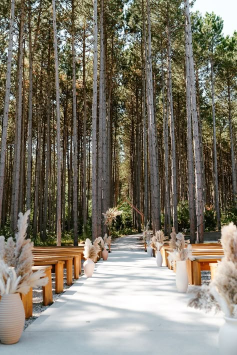 Wood Wedding Venues, Wedding Venues Montana, Wedding Venues Woods, Minnesota Outdoor Wedding Venues, Wedding Venues In Usa, South Dakota Wedding Venues, Wedding Venue Minnesota, Coolest Wedding Venues, Rustic Wedding Venues Outdoor