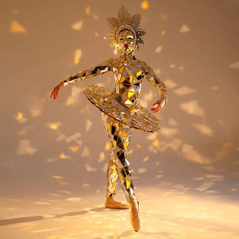 Gold and Silver Mirror Ballerina Costume with a Crown _M135 Gold Costume Ideas, Costume Design Halloween, Ballet Artwork, Mirror Costume, Gold Clothes, Mirrored Costume, Mirror Fashion, Fashion Show Themes, Robot Costumes