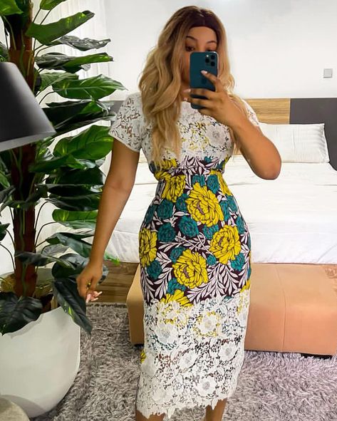 An Ankara Gown and Lace Combination Ankara And Lace Styles, Ankara And Lace, Ankara Dress Designs, Modest Dresses Fashion, Ankara Dress Styles, African Print Dress Ankara, Short African Dresses, Latest Ankara, African Inspired Clothing