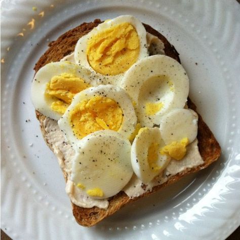 1-1-30 Hard Boiled Eggs For Breakfast, Boiled Egg Meals, Hard Boiled Egg Snack, Hummus Eggs, Boiled Egg On Toast, Boiled Eggs On Toast, Boiled Eggs Toast, Boiled Egg Toast, Boiled Eggs Breakfast