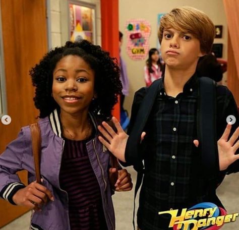 Charlotte Henry Danger, Henry And Charlotte, Riele Downs Outfits, Jason Norman, Henry Danger Nickelodeon, Dan Schneider, Henry Danger Jace Norman, Henry Danger, Childhood Tv Shows