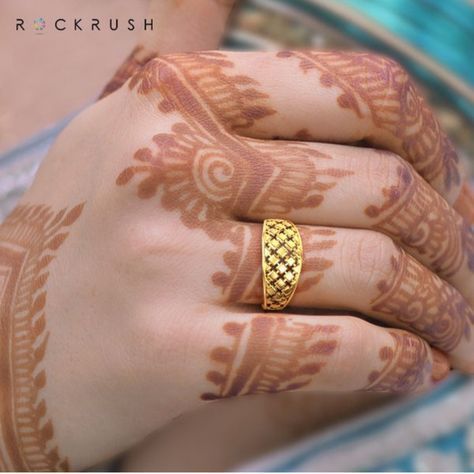 Latest Gold Ring Designs, Gold Earrings For Kids, Unique Gold Jewelry Designs, Gold Finger Rings, Gold Jewels Design, Gold Bangles For Women, New Gold Jewellery Designs, Gold Earrings Models, Bridal Jewellery Design