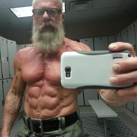 Old Bodybuilder, Cleaning Your Colon, Muscular Development, Build Muscle Mass, Muscle Up, Endangered Animals, Muscle Mass, Old Man, Bodybuilder