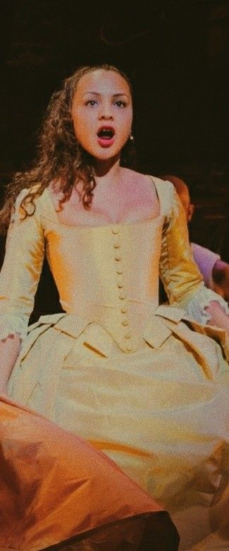 Hamilton Peggy, Alex And Eliza, Hamilton Schuyler Sisters, Peggy Schuyler, Jasmine Cephas Jones, Schuyler Sisters, Anthony Ramos, Trio Halloween Costumes, Hamilton Musical