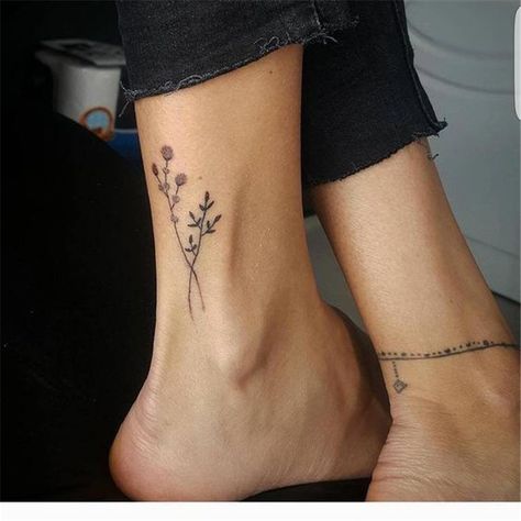 Small Foot Tattoos, Tattoo Nature, Shape Tattoo, Muster Tattoos, Inspiration Tattoos, Cat Tattoos, Sunflower Tattoos, Tiny Tattoo, Dainty Tattoos