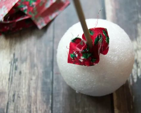 Funny Christmas Ornaments Diy, Diy Yarn Ornaments, Styrofoam Ball Crafts, Fabric Christmas Ornament, Christmas Ornaments Diy Kids, Ornaments Diy Kids, Fabric Christmas Decorations, Styrofoam Crafts, Funny Christmas Ornaments