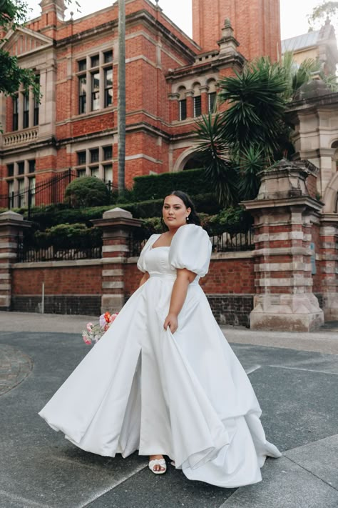 Groom Reception Outfit Change, Puff Sleeves Wedding Gown, Plus Size Puff Sleeve Wedding Dress, Plus Size Wedding Dresses Square Neck, Square Neck Puff Sleeve Wedding Dress, Bubble Sleeve Wedding Dress, Simple Modern Wedding Dress, Peru Wedding, Square Neck Wedding Dress