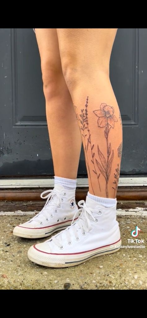 Tattoo Bein Frau, Calf Tattoos For Women, Flower Leg Tattoos, Tato Paha, Lower Leg Tattoos, Cowgirl Tattoos, Cowboy Tattoos, Tato Jari, Western Tattoos