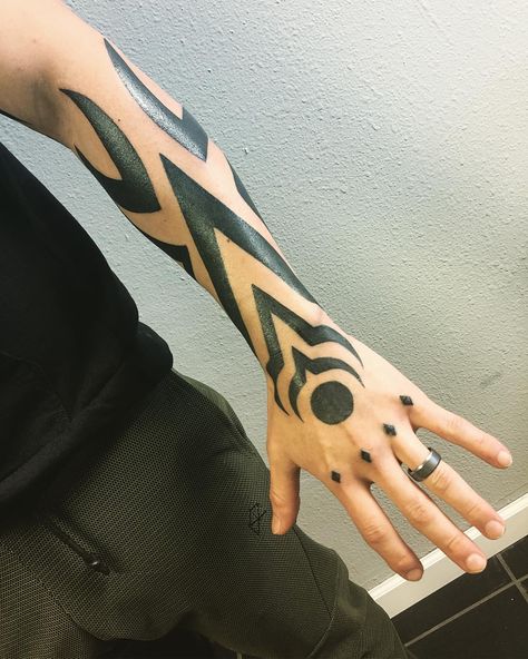 Boruto Karma Tattoo, Karma Seal Tattoo, Curse Mark Tattoo, Boruto Karma, Tattoo Main, Karma Seal, Seal Tattoo, Cyberpunk Tattoo, Karma Tattoo