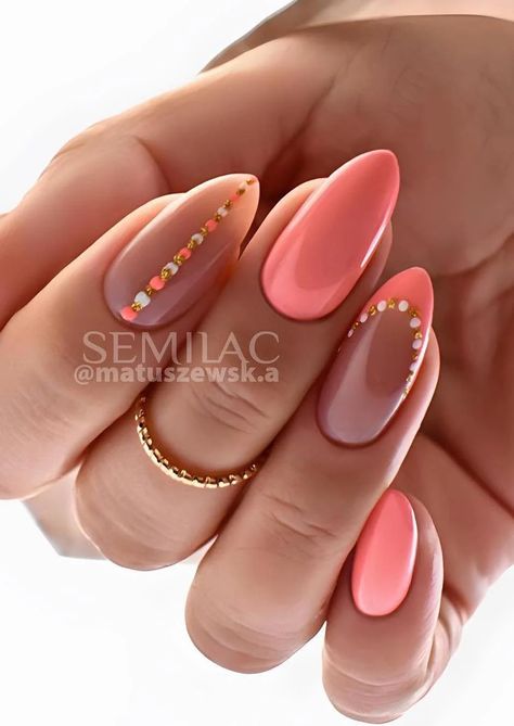 Summer Nails Peach Coral, Peach Nail Design Ideas, Coral Nails Ideas, Holiday Nail Ideas Summer, Coral Summer Nails, Coral Nail Ideas, Coral Nail Designs, Uñas Color Coral, Coral Nail Art