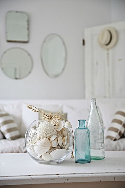 How To Decorate With Seashells: 37 Inspiring Ideas - DigsDigs Ikea Pendant Light, Strand Decor, Coastal Pendant, Coastal Pendant Lighting, Cottage Coastal, Seaside Living, Seaside Decor, Sea Shell Decor, Beachy Decor