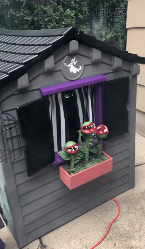 Haunted Playhouse, Gothic Baby, Diy Playhouse, Goth Kids, Halloween Craft Projects, Goth Baby, Haunted Dollhouse, Whimsical Halloween, Kids Playhouse