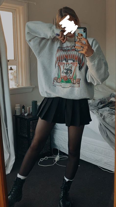 Skirt Sweatshirt Outfit, Tennis Skirt And Sweater, Outfits With Tennis Skirts, Tennis Skirt And Sweatshirt, Skirt And Sweatshirt Outfit, Skirt And Sweatshirt, Sweatshirt And Skirt Outfit, Skirt And Sweater, Tennis Skirt Outfit