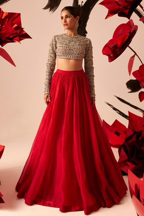 Floral Skirt Outfits Indian, Red Garba Outfit, Bow Blouse Designs For Lehenga, Lehenga Stiching Design, Navarathri Outfits, Lehnga Designs 2024, Lehenga Top Design Blouses, Lehenga Skirt Designs, Mom Lehenga