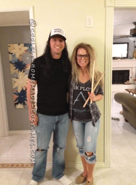 Waynes World Costume, Diy Couples Halloween Costumes, Halloween Costume Couple, Easy Couples Costumes, Meme Costume, Halloween Costumes Diy Couples, Funny Couple Costumes, Funny Couple Halloween Costumes, Couples Halloween Costumes