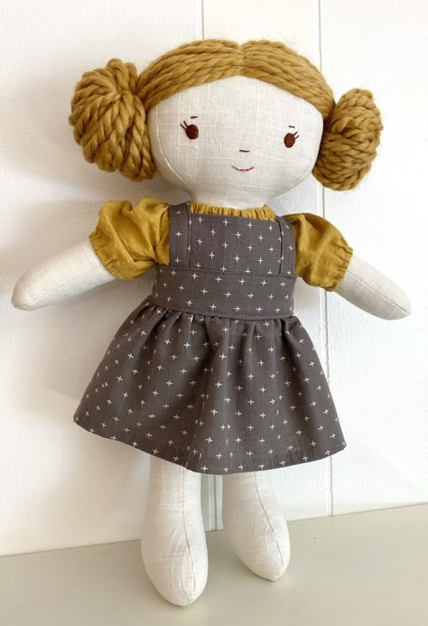 New! Chloe and Louise Pattern Redesign - Wee Wonderfuls Hand Sewn Dolls Diy, Wee Wonderfuls, Cloth Doll Patterns, Yarn Wig, Diy Rag Dolls, Doll Making Patterns, Fabric Doll Pattern, Homemade Dolls, Rag Doll Pattern