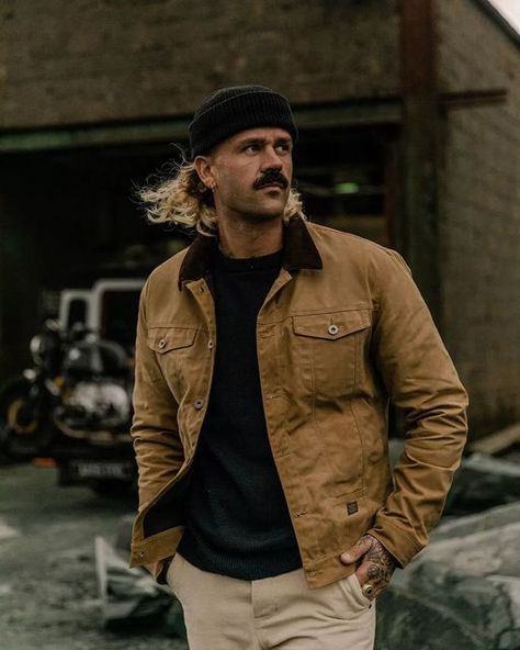 Mens Trucker Jacket Style, Rugged Refined Mens Style, Hipster Clothing Men, Outdoor Mens Style, Indie Male Fashion, Canvas Jacket Men, Rugged Gentleman Style, Outdoorsmen Style, Filson Jacket