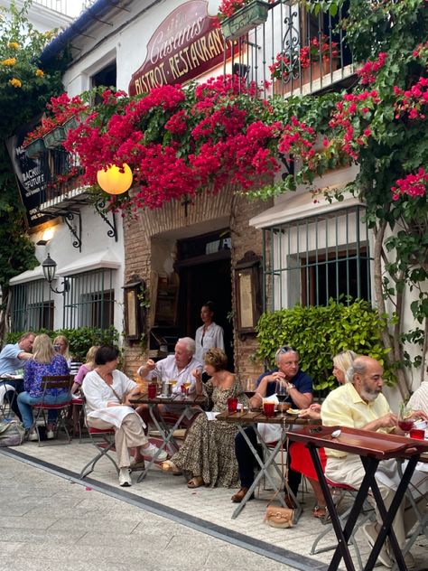 Spain Villa Aesthetic, Spanish Vacation Aesthetic, Spain Cafe Aesthetic, Spain Restaurant Aesthetic, European Culture Aesthetic, Malaga Spain Food, Tapas Aesthetic Spain, Spanish Core Aesthetic, Spanish Cafe Aesthetic