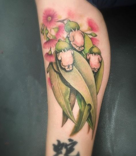 Gum Flower Tattoo, Australian Flower Tattoo Ideas, Native Flower Tattoo, Gumtree Tattoos, Gum Tree Tattoo, Australian Flower Tattoo, Native Australian Flowers Tattoo, Australian Native Plants Tattoo, Australia Tattoo