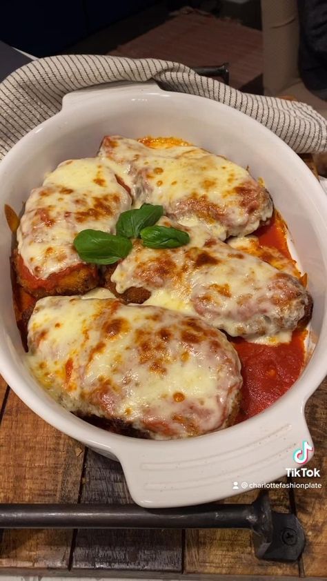 Video Cooking Recipes, Dinner Recipe Videos Tasty, Mexican Food Videos Recipes, How To Make Chicken Parmesan, Chicken Parmesan Video, Italian Recipes Videos, Chicken Recipe Videos, Dinner Video Recipes, Chicken Parm Dinner