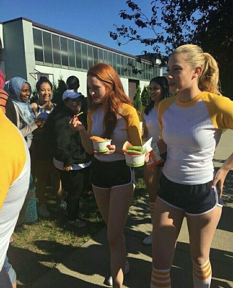 Riverdale Cw, Riverdale Characters, Cheryl Blossom Riverdale, Cami Mendes, Bughead Riverdale, Riverdale Cheryl, Riverdale Funny, Riverdale Memes, Vanessa Morgan