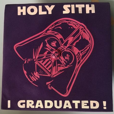 Star Wars Graduation, Star Wars Funny, Funny Graduation Caps, Creative Graduation Caps, College Grad Cap Ideas, Grad Cap Decorated, Graduation Cap Decoration Diy, High School Graduation Cap, Senior Graduation Party