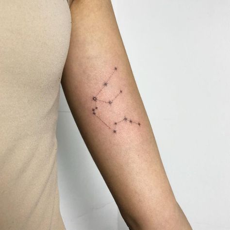 Tattoo Aquarius Constellation, Aquarius Stars Constellation, Aquarius Constilation Tattoo, Aquarius Star Sign Tattoo, Aquarius Tattoo Stars, Constellation Tattoo Aquarius, Aquarius Star Tattoo, Aquarius Star Constellation Tattoo, Aquarius Tattoo Constellation