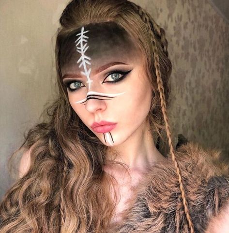 Thinking about doing a witch look this Halloween? Then here are some witch makeup looks you can recreate for Halloween. #halloween #halloweendecoration #halloweendecor Witch Makeup Looks, Vikings Costume, Pagan Makeup, Witch Makeup Ideas, Warrior Makeup, Viking Halloween Costume, Viking Makeup, Witchy Makeup, Vikings Halloween