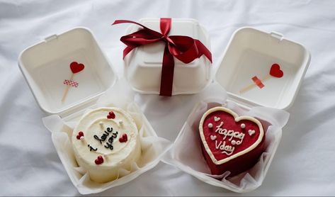 Bento Valentines Cake, Valentines Day Bento Cake, Small Valentines Cake, Mini Box Cake, Mini Valentine Cakes, Teachers Day Cake, Valentines Cakes And Cupcakes, Cake Boxes Packaging, Bake Sale Packaging