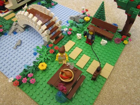 Lego Backyard Ideas, 4h Lego Project Ideas, Lego Playground Ideas, Lego Garden Ideas, Tbr Game, Lego Park, Miniature Park, Lego House Ideas, Lego Houses