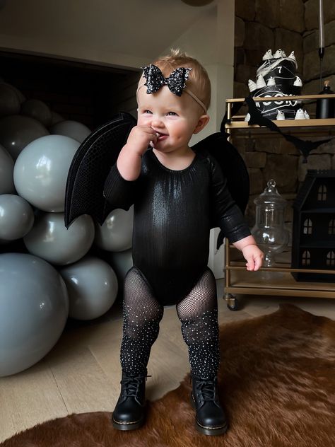 Toddler Bat Costume, Bat Halloween Costume, First Halloween Costumes, Gothic Baby, Bat Costume, Baby Kostüm, Goth Baby, Baby Bats, Long Sleeve Leotard