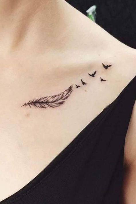 Feather Tattoo Collar Bone, Bird Tattoo Collarbone, Divergent Tattoo, Small Feather Tattoo, Tattoo Collar Bone, Collar Bone Tattoo For Men, Font Tato, Wing Tattoo Men, Indian Feather Tattoos