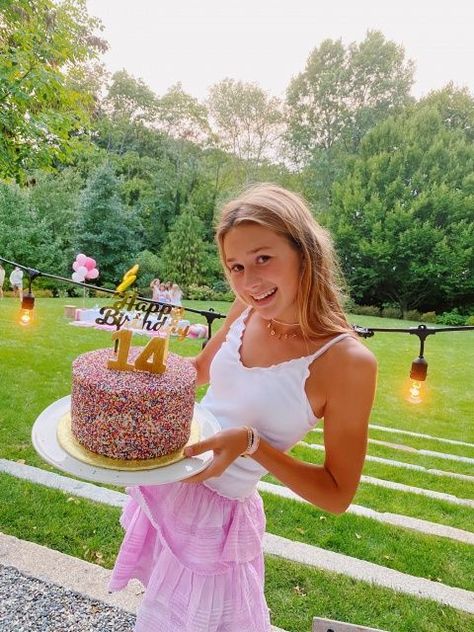 Preppy Bday Party, Preppy Bday, Pink Bday, 14th Birthday Party Ideas, 13 Birthday, Preppy Party, Birthday Goals, Cute Birthday Pictures, Cute Birthday Ideas