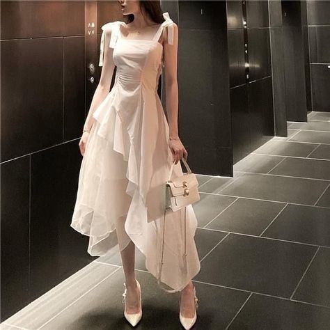 Prom Night Dress Korean, Korean Night Dress, 90s Clothes Aesthetic, Prom Night Dress, Ținute Business Casual, Casual Dress Long, Gaun Koktail, 90s Clothes, 파티 드레스