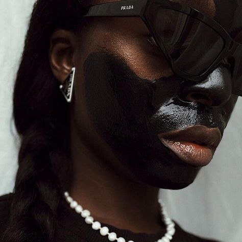 How to Remove Blackheads the *Right* Way, According to a Skincare Expert — Who What Wear UK Natural Hair Removal Remedies, Blackhead Remover Diy, How To Remove Blackheads, To Remove Blackheads, Prevent Pimples, Types Of Acne, Home Remedies For Acne, Blackhead Removal, How To Get Rid Of Pimples