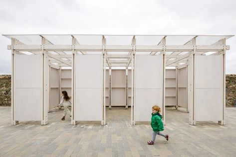 O'DonnellBrown designs outdoor play shelter for Edinburgh arts centre Temporary Architecture, Pavilion Architecture, Shelter Design, Temporary Structures, Timber Structure, Outdoor Classroom, Outdoor Learning, Classical Architecture, Structure Design