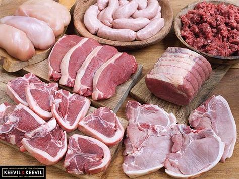 Win a Keevil & Keevil Weekly Meat Box worth £75 - UK mainland entry (check details) ends 17/4/17 Smithfield Market, Meat Box, Box Photography, Vegetable Boxes, Living Well, Pizza, England, Heat, Meat