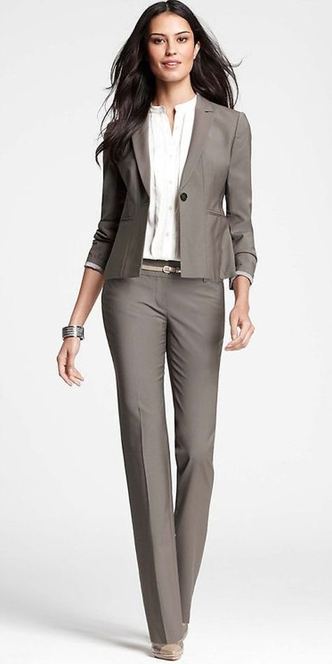 Modern Business Attire Women, Ținute Business Casual, Outfit Designer, Business Attire Women, Corporate Attire, Short Women Fashion, Womens Business Casual, Mode Casual, Professional Attire