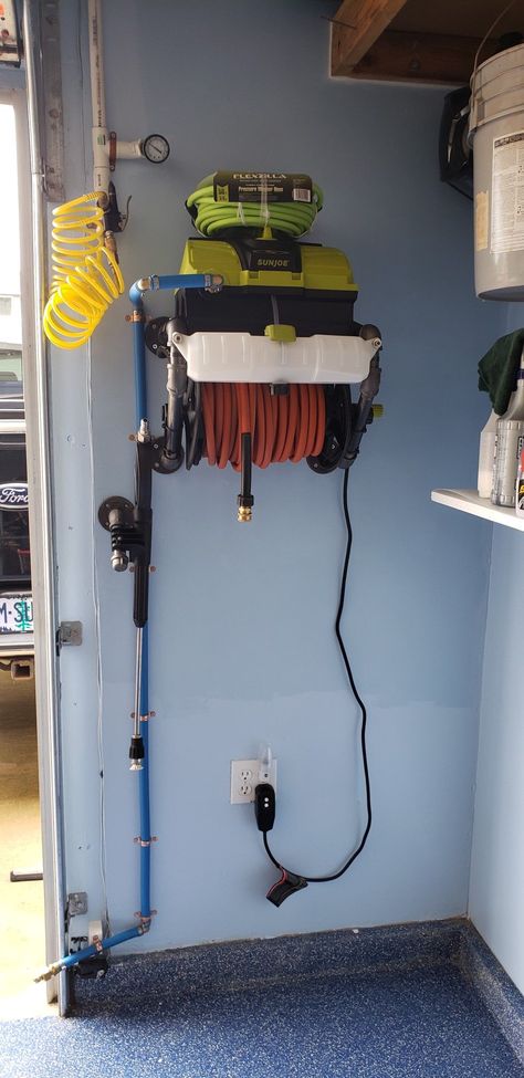 Garage Pressure Washer Setup, Car Detailing Garage Ideas, Home Car Wash, Wash Car At Home, Garage Workshop Layout, Garage Workbench Plans, Garage Solutions, Garage Workbench, Garage Design Interior