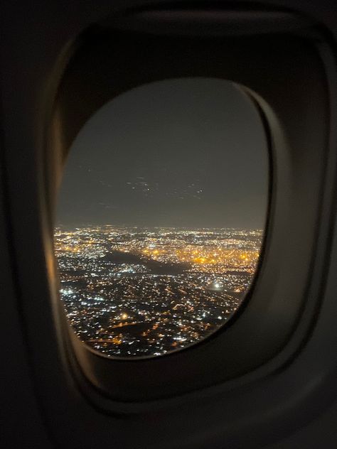 Johannesburg Aesthetic, Johannesburg South Africa Aesthetic, Plane At Night, Flight Pictures, Fly Aesthetic, Johannesburg Travel, Night Aesthetic Wallpaper, African Wallpaper, Johannesburg Airport