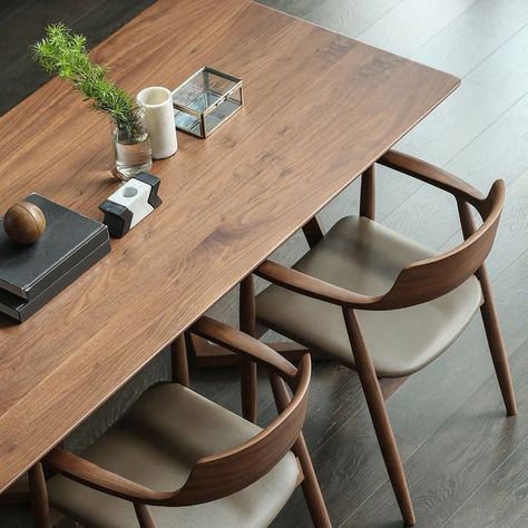 Wood Dining Table Modern, Brown Dining Table, Naoto Fukasawa, Wood Table Bases, Esstisch Modern, Brown Table, 아파트 인테리어, Dining Room Inspiration, Wood Dining Chairs