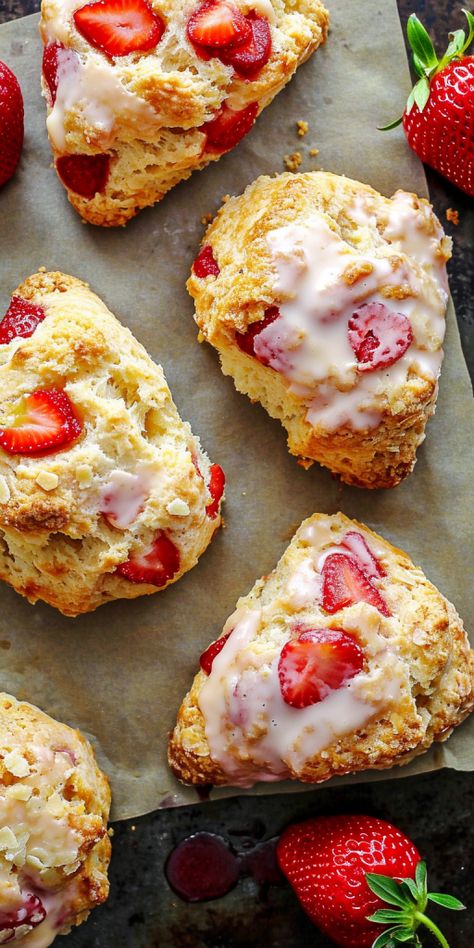 Strawberry Cream Scones [25 Minutes] - Chasety Strawberry Pastry Recipes, English Pastries, Bakery Scones, Bakery Desserts Pastries, Strawberry Scones, Scone Recipes, Scones Recipe Easy, Scones Easy, Cream Scones