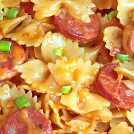 One Pot Kielbasa Pasta, One Pot Kielbasa, Kielbasa Pasta Recipes, Ring Bologna, Kabasa Recipes, Kielbasa Pasta, Bologna Recipes, Bacon Recipes For Dinner, Kid Meals