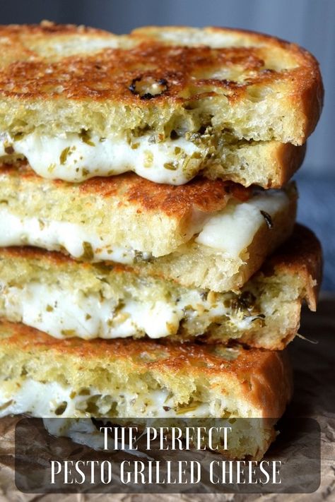 Pesto Cheese Sandwich, Pesto Sandwich Recipe, Pesto Grilled Cheese, Fancy Grilled Cheese, Pesto Sandwich, Pesto Cheese, Healthy Sandwich Recipes, Best Grilled Cheese, Grilled Cheese Sandwiches