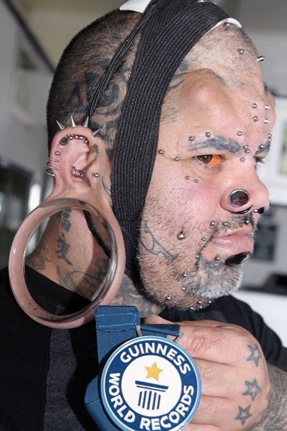 Things You Just Don't See Everyday! Tattoo Nightmares, American Mary, Rapper Lil Wayne, Hawaiian Men, Fire Tattoo, Oldest Human, Bad Tattoos, Face Tattoos, Funny Tattoos