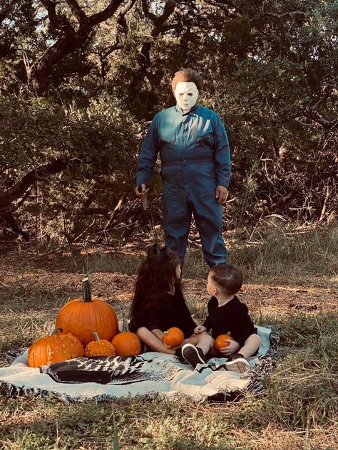 Halloween Family Portrait Ideas, Halloween Theme Family Photos, Halloween Photoshoot Michael Myers, Scary Family Photoshoot, Halloween Tea Party Photoshoot, Halloween Sibling Photoshoot, Spooky Photoshoot Ideas Family, October Photoshoot Ideas Family, Sibling Halloween Photoshoot