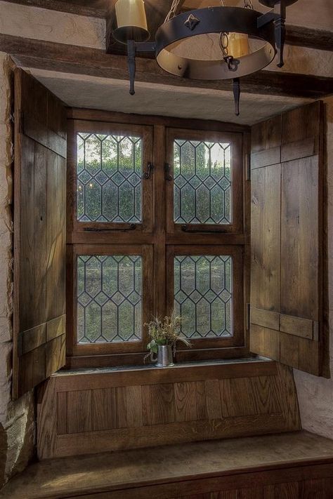 Tudor Interior, Manor Aesthetic, Medieval Bedroom, Medieval Manor, Medieval Home Decor, Antique Interiors, Medieval Decor, Medieval Furniture, Country Manor