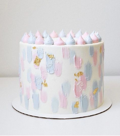 2 Cakes Gender Reveal Cake Ideas Neutral, Basic Gender Reveal Cake, Popit Birthday Cake, Gender Reveal Cake Decoration Ideas, Gender Reavel Cake Design, Gender Reveal Cake Buttercream, Gender Reveal Simple Cake, Twin Gender Reveal Cake, Gender Reveal Cake Simple