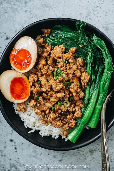 A Chinese-style ground chicken and rice bowl that is super easy to prepare and bursting with flavor. It is a cheat version of Taiwanese minced pork rice bowl (Lu Rou Fan), but much more practical to make for a weekday dinner. {Gluten-Free Adaptable} Ground Chicken And Rice, Chicken And Rice Bowl, Lu Rou Fan, Taiwanese Recipes, Asian Bowls, Ground Pork Recipes, Taiwanese Cuisine, Minced Pork, Boiled Vegetables